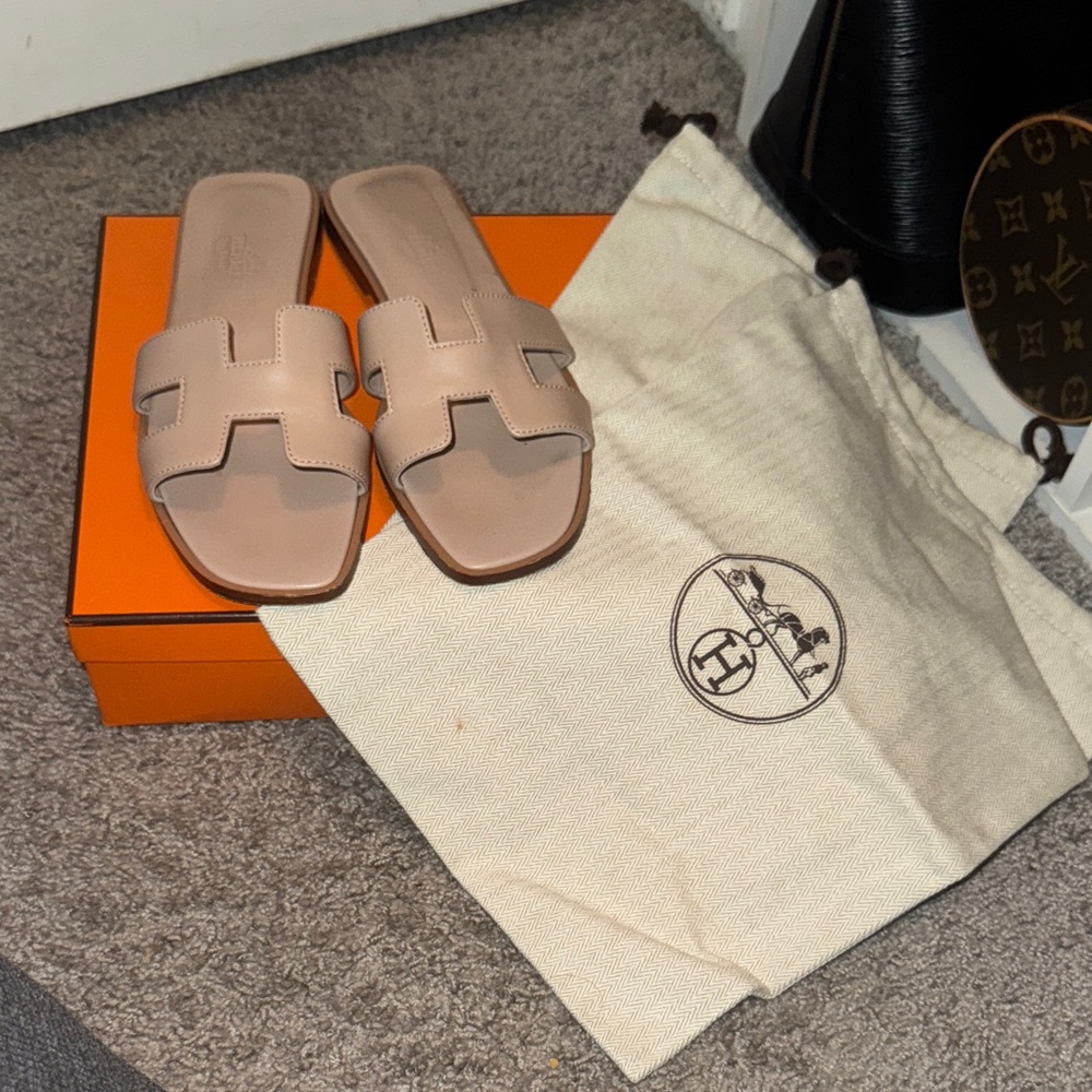Hermes Beige Sandals